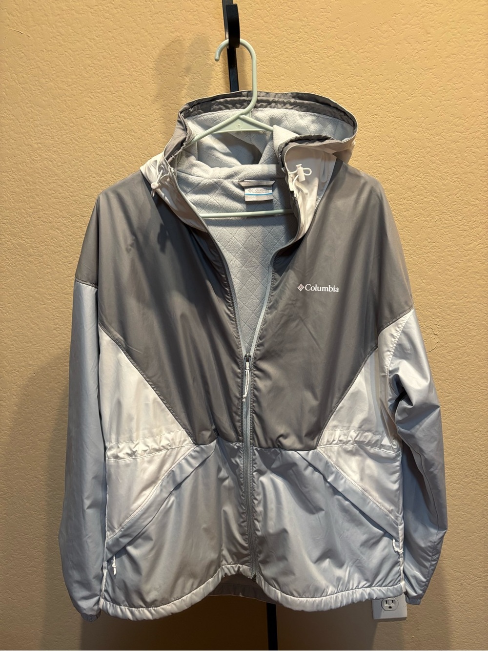 Columbia Men's Gray Two-Tone Hooded Lightweight Jacket